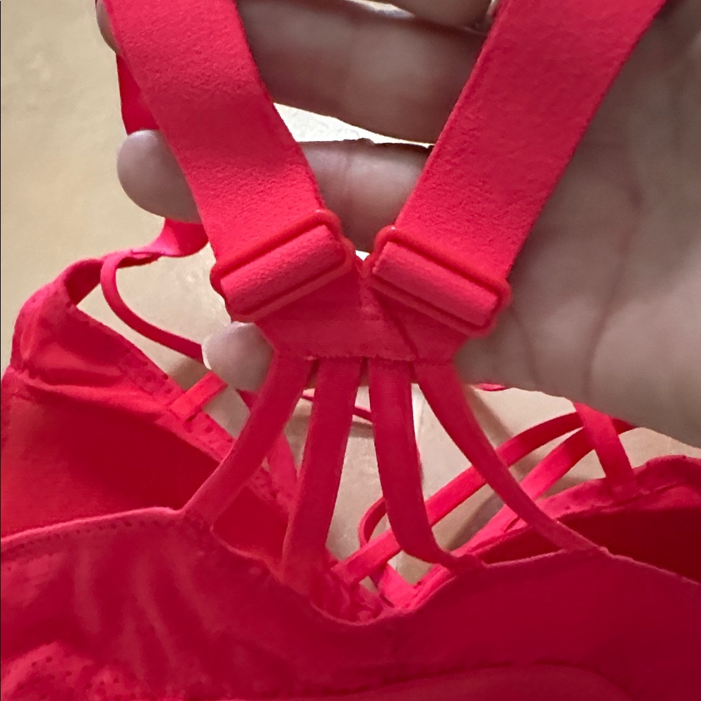 EUC Victoria’s Secret Strappy VSX Sports Bra - Picture 3 of 4